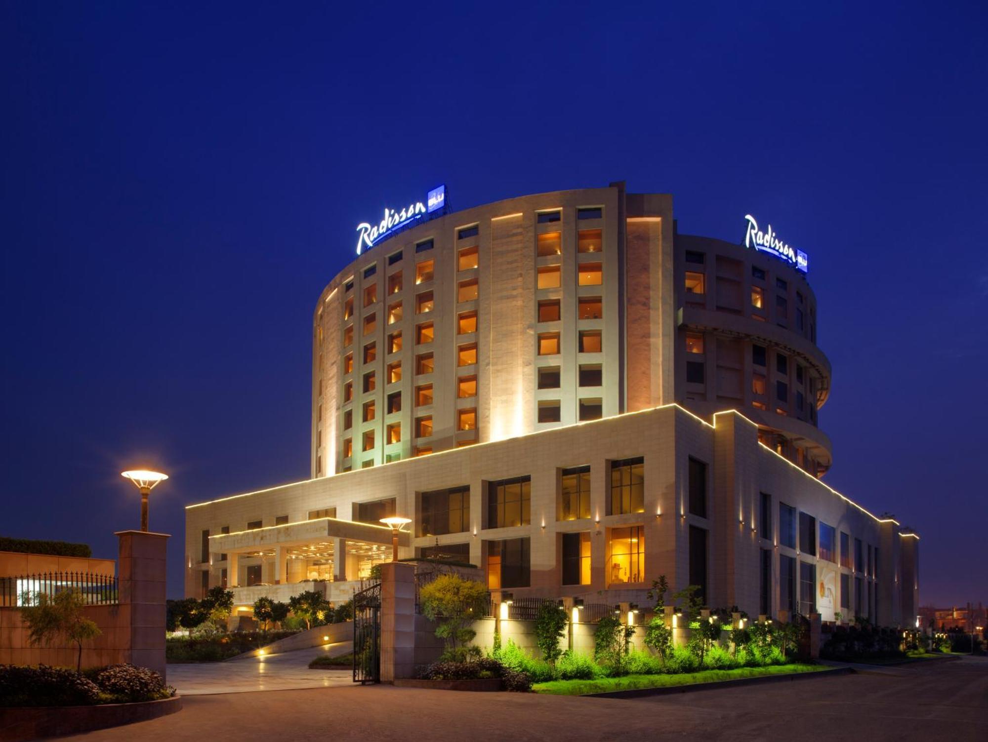 Radisson Blu Hotel New Delhi Dwarka Exterior foto