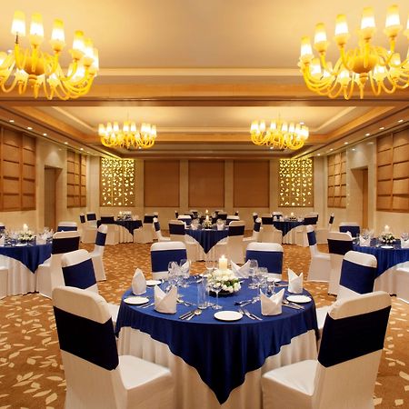 Radisson Blu Hotel New Delhi Dwarka Restaurante foto The Imperial Ball Room