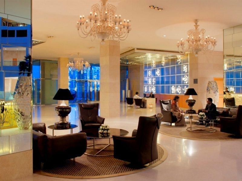 Radisson Blu Hotel New Delhi Dwarka Exterior foto Lobby